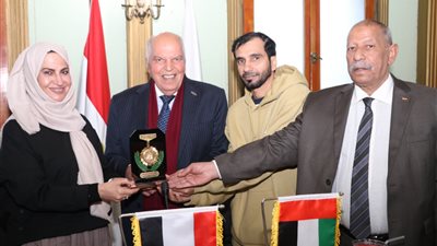 خلف الزناتي يستقبل وفد جمعية المعلمين الإماراتية لبحث أفاق التعاون المشترك