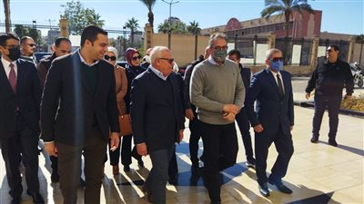 محافظ بورسعيد يستقبل وزير السياحة.. ويعرض مشروعات المحافظة القومية | صور