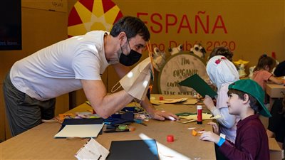 الأطفال يحولون النفايات لأعمال فنية في إكسبو 2020 دبي| صور