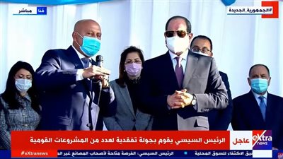 تخفض التكلفة 40%.. وزير النقل يعرض على السيسي أحدث وسائل رصف الطرق