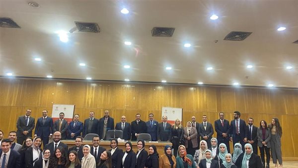 طلاب كلية الحقوق