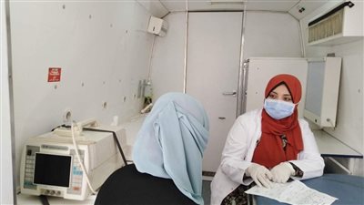 محافظ أسوان يتابع القوافل الطبية في قريتي منيحة بكوم أمبو والمنار بنصر النوبة 