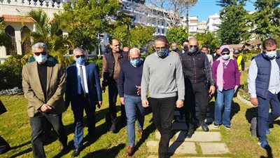 وزير السياحة يتفقد ساحة المشير طنطاوي وحديقة فريال في بورسعيد | صور 