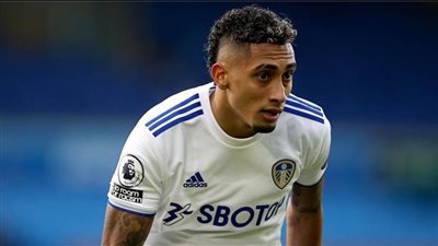 برشلونة ينافس تشيلسي على ضم رافينيا في الصيف 