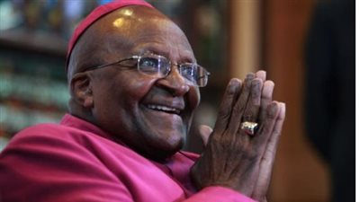 ضمير الأمة وصائد الحقائق.. من هو الأسقف الذي هزت وفاته عرش العالم؟