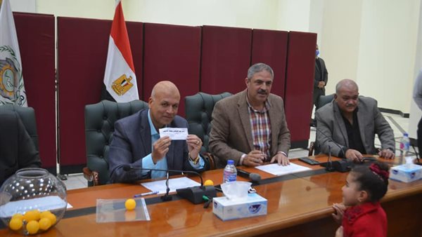 جانب من اختيار أعضاء