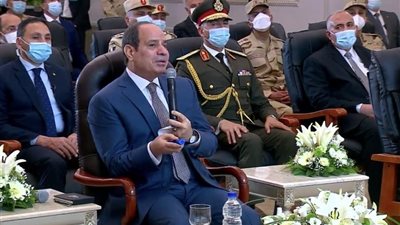 السيسي: الناس بتشتكي إن قراءة العدادات غير دقيقة.. ياريت كلها تبقى مسبقة الدفع
