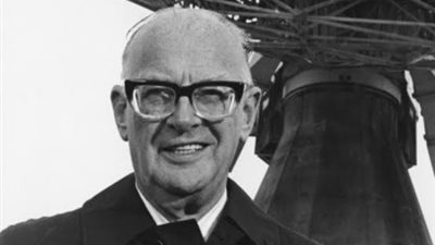 آرثر تشارلز كلارك.. عالم بدرجة أديب