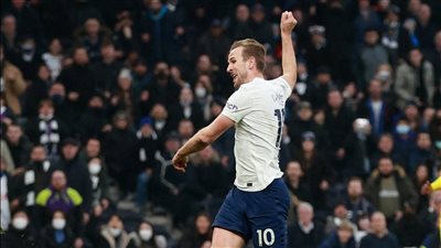 هاري كين يقود توتنهام للفوز على كريستال بالاس في الدوري الإنجليزي الممتاز