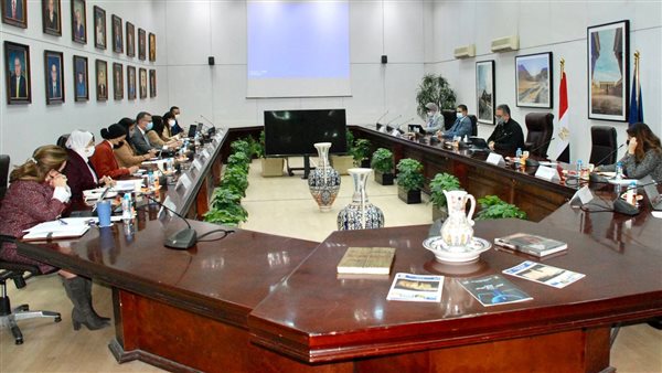 اجتماع وزير السياحة