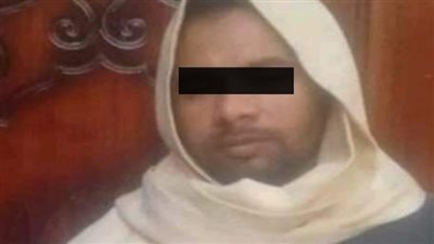 وجبة طعام وجثة غارقة في الدماء.. تفاصيل مصرع عامل داخل شقته بسوهاج | صور