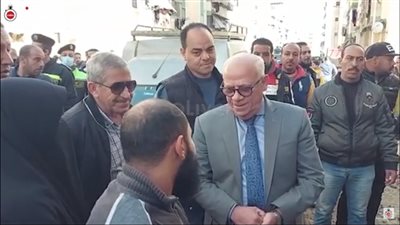 محافظ بورسعيد: صرف مكافأة لمواطن حافظ على أعمال تطوير فاطمة الزهراء ودفع إيجار مسكن سيدة مسنة | فيديو