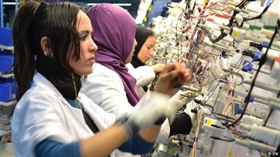 مشروع قانون العمل الجديد يلزم صاحب العمل بإنشاء دار حضانة للأطفال حال تشغيل 100 عاملة 