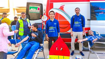 اتحاد طلاب صيدلة أزهر أسيوط ينظمون حملة للتبرع بالدم 