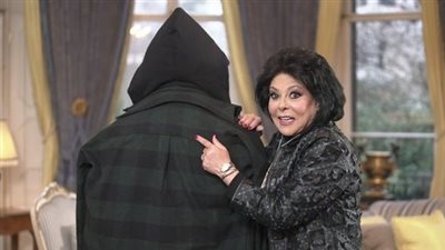 إسعاد يونس تطير إلى إنجلترا لتصوير حلقة مع محمد صلاح