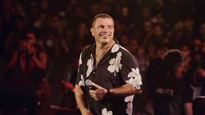 كلمات أغنية كتر من قربك لعمرو دياب بعد تصدرها تريند جوجل