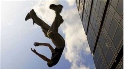 التحقيق في سقوط رجل من الطابق الخامس بدار السلام