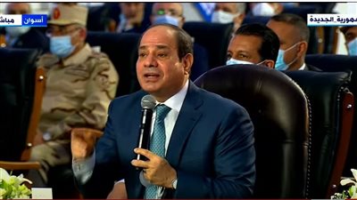 السيسي: وزير المالية هنخلص عليه من اللي بنعمله فيه ده.. وهو في حالة اكتئاب دائم