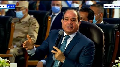 السيسي لوزير الزراعة: اللي يشتغل معانا يتعذب.. فيه فرق بين الكلام اللي نقوله على المكاتب واللي نعمله على الأرض للناس