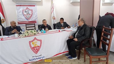 هاني زادة ونجله أحمد يتقدمان بأوراق ترشحهما في انتخابات الزمالك