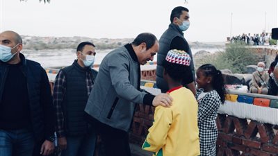 الطفلة جنى محمود عن زيارة الرئيس السيسي لقرية غرب سهيل: مبسوطة ونفسي أشوفه تاني
