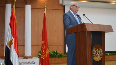 بينهم رئيس الوزراء الأسبق.. محافظ بورسعيد يلتقي أعضاء مجلس الصالون البحري | صور 