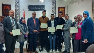 تعليم القليوبية يكرم الطلاب الموهوبين والمتميزين بمدرسة قليوب الرسمية المتميزة لغات