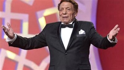 دعوة من والدته جعلته محبوبا.. شقيق عادل إمام يتحدث عن أسرار الطفولة والشباب في عيد ميلاد الزعيم