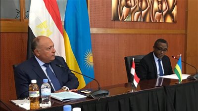 وزير الخارجية يلتقي نظيره الرواندي لتعزيز التعاون المشترك