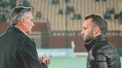 في ظل احتمالية إلغاءه.. أمير مرتضى يجتمع مع كارتيرون لبحث بدائل معسكر الإمارات