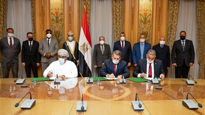 الإنتاج الحربي يوقع بروتوكول تعاون في مجال إقامة وتشغيل المواقف الذكية