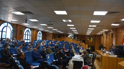 محافظ المنيا يوجه برفع درجة الاستعداد لاستقبال عيد الميلاد