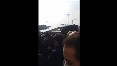 انتهاء صلاة الجنازة على الإعلامية عزة الإتربي في مسجد السيدة نفيسة │ فيديو