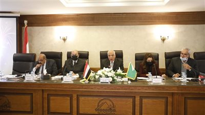 محافظ الجيزة يتابع الاستعدادات النهائية لاستقبال امتحانات نصف العام للصفوف الدراسية