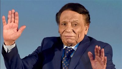 بخير وزي الفل.. شقيق عادل إمام يكشف حقيقة تدهور الحالة الصحية للزعيم | فيديوجراف