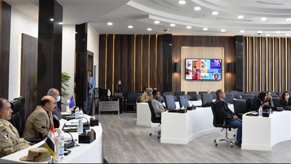 محافظ أسوان