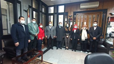 اجتماع تحضيري لنائب رئيس جامعة عين شمس قبل اطلاق مبادرة رد الجميل