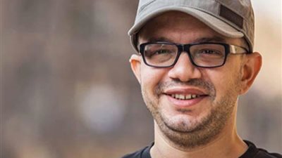 عمر طاهر يعلن عن كتابه الجديد.. وأحمد أمين يعلق: على البركة يا مولانا