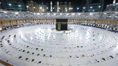  السعودية تعيد التأكيد على تقصير خطبة وصلاة الجمعة في الحرمين الشريفين إلى 15 دقيقة