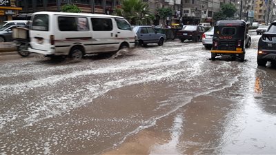 أمطار غزيرة وانخفاض في درجات الحرارة تزامنا مع بداية نوة رأس السنة بالإسكندرية