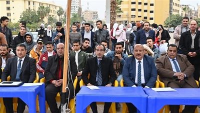 مواهب موسيقية بين طلاب جامعة الفيوم وسط انبهار من رئيس الجامعة
