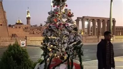 بث مباشر| للاحتفال برأس السنة.. فنادق الأقصر كومبليت وأشجار الكريسماس تزين الشوارع والأسواق