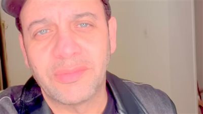 أول تعليق لمصطفى قمر بعد تعرضه لحادث سير | فيديو