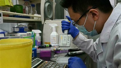 فرنسا: متحور أوميكرون يصبح الفيروس الرئيسي المنتشر في البلاد