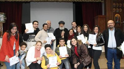 الأنبا ميخائيل يكرم 170 شخصا من قطاع القبة لقراءة كتاب للراحل البابا شنوده