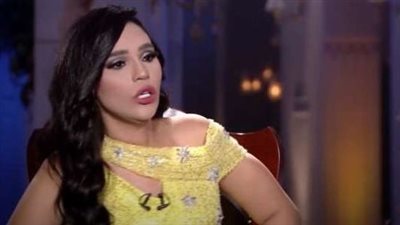 فضلت سنتين أبحث عن دكتور يسيحلي الفيلر.. تصريحات أمينة في برنامج حبر سري