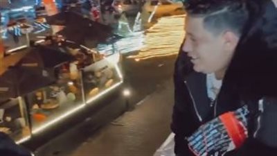 حمو بيكا يخطأ في تهنئة جمهوره بالعام الجديد: هابي نيون إير |فيديو