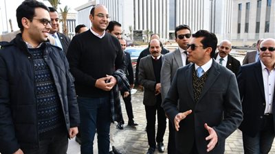 وزير الشباب والرياضة يعقد أول اجتماع بمقر الوزارة الجديد في العاصمة الإدارية 