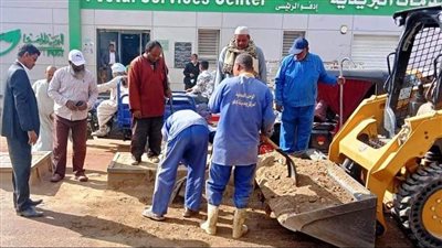 استكمال أعمال رفع التراكمات والأتربة والتوسعة لطريق الحاجر الدائري بإدفو