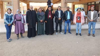 الأنبا بشارة يشارك في احتفالات عيد الميلاد المجيد بمركز التنمية بالإيبارشية